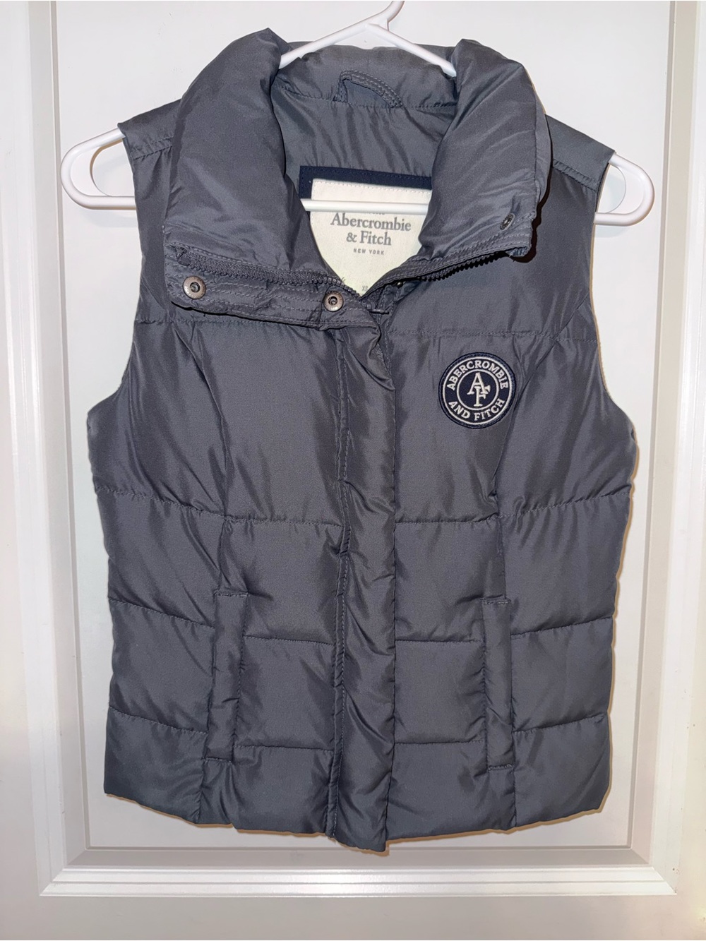 Abercrombie & Fitch Gray Quilted Logo Puffer Vest Size XS‎
